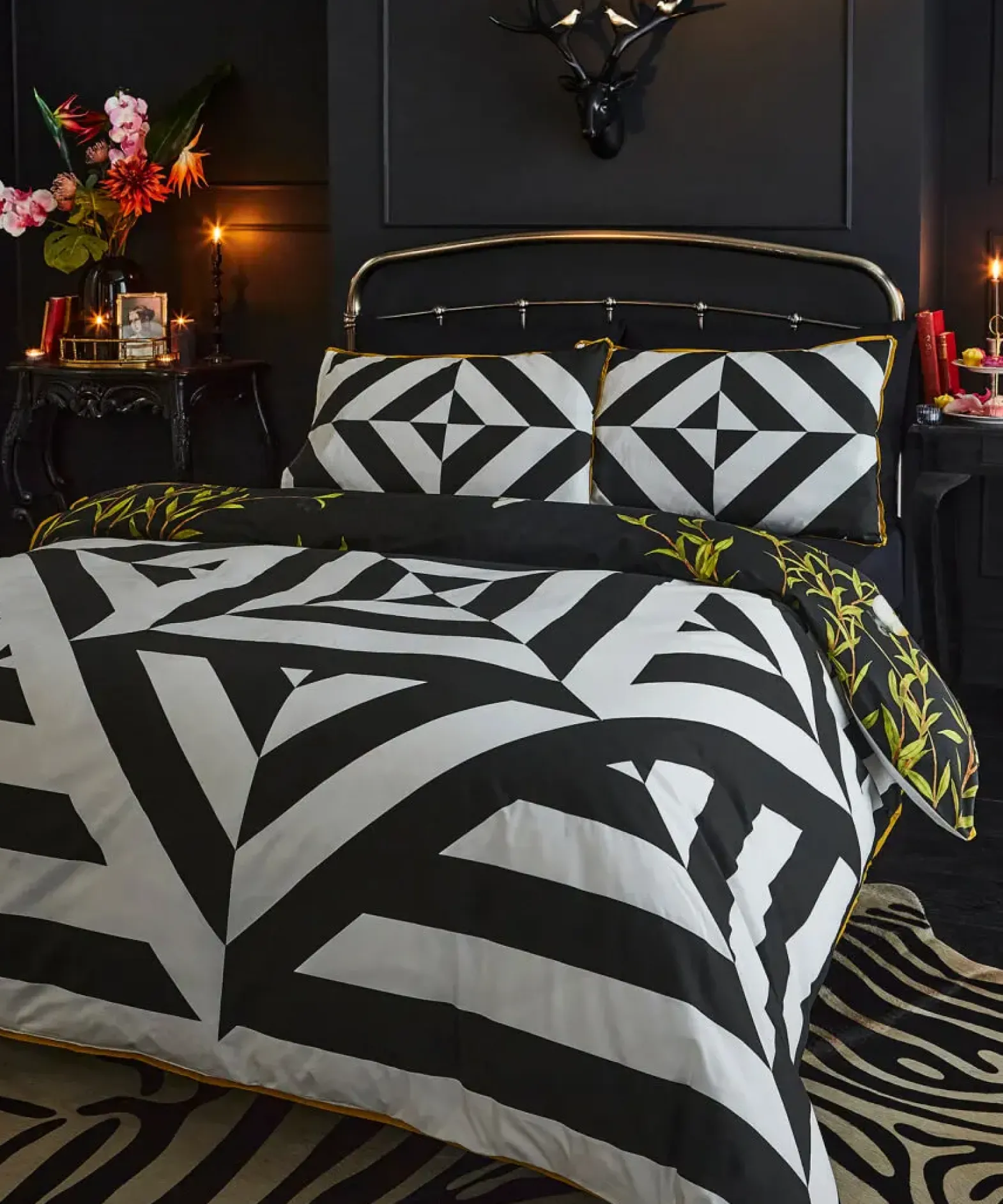 Candescent Cranes Reversible Bed Set