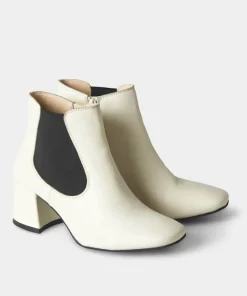 Carefree Leather Chelsea Boots