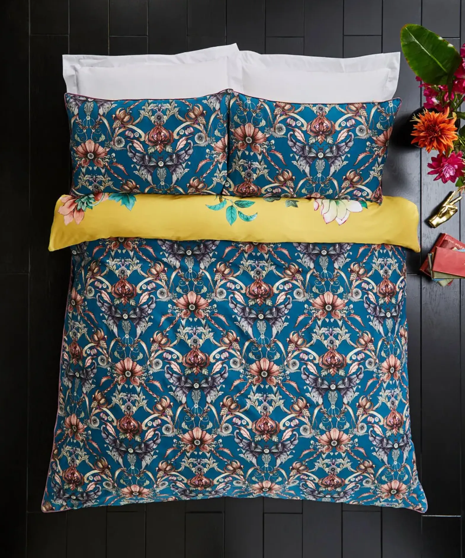 Contemporary Chinoiserie Reversible Bed Set