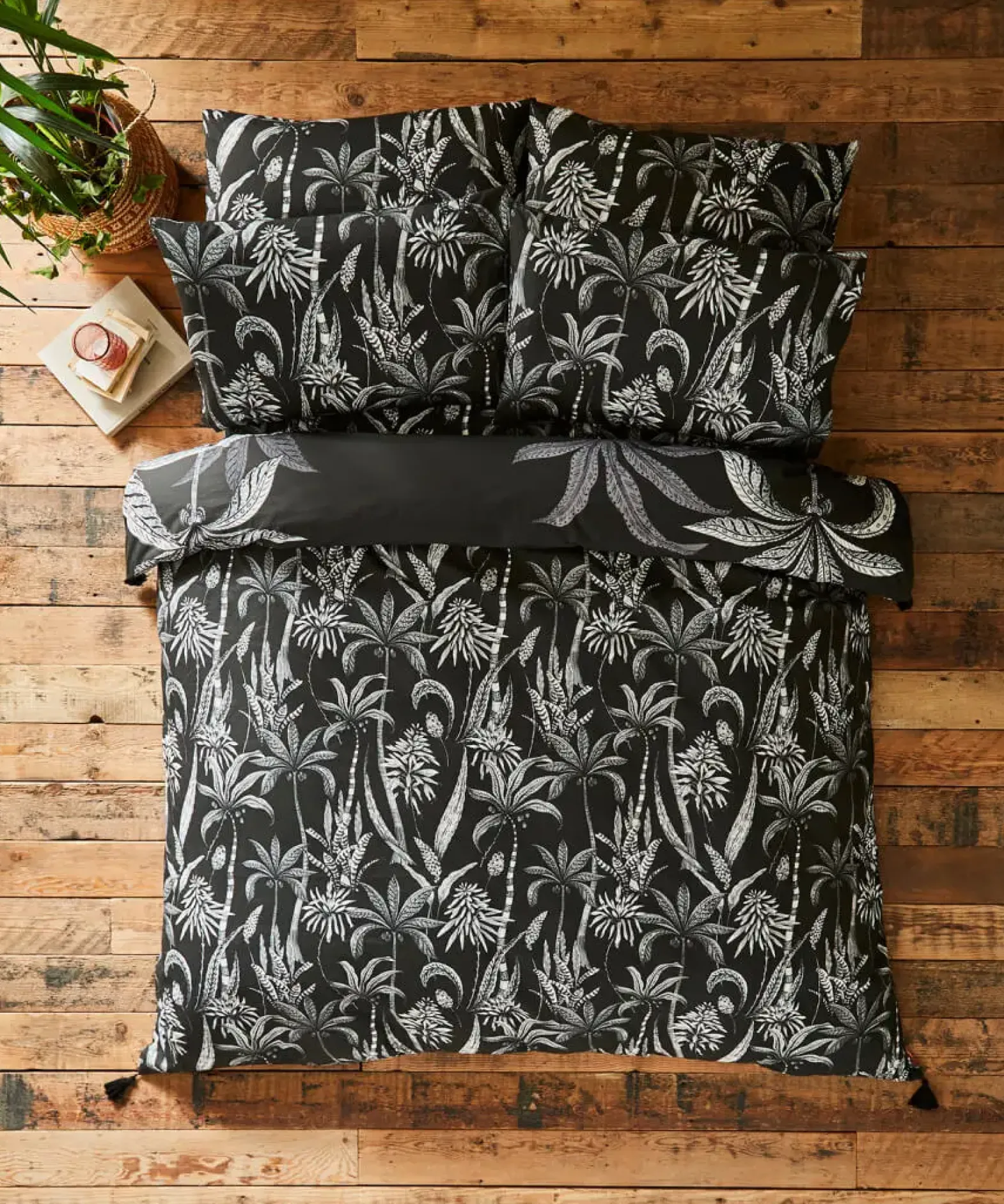 Perfect Palms Reversible Bed Set