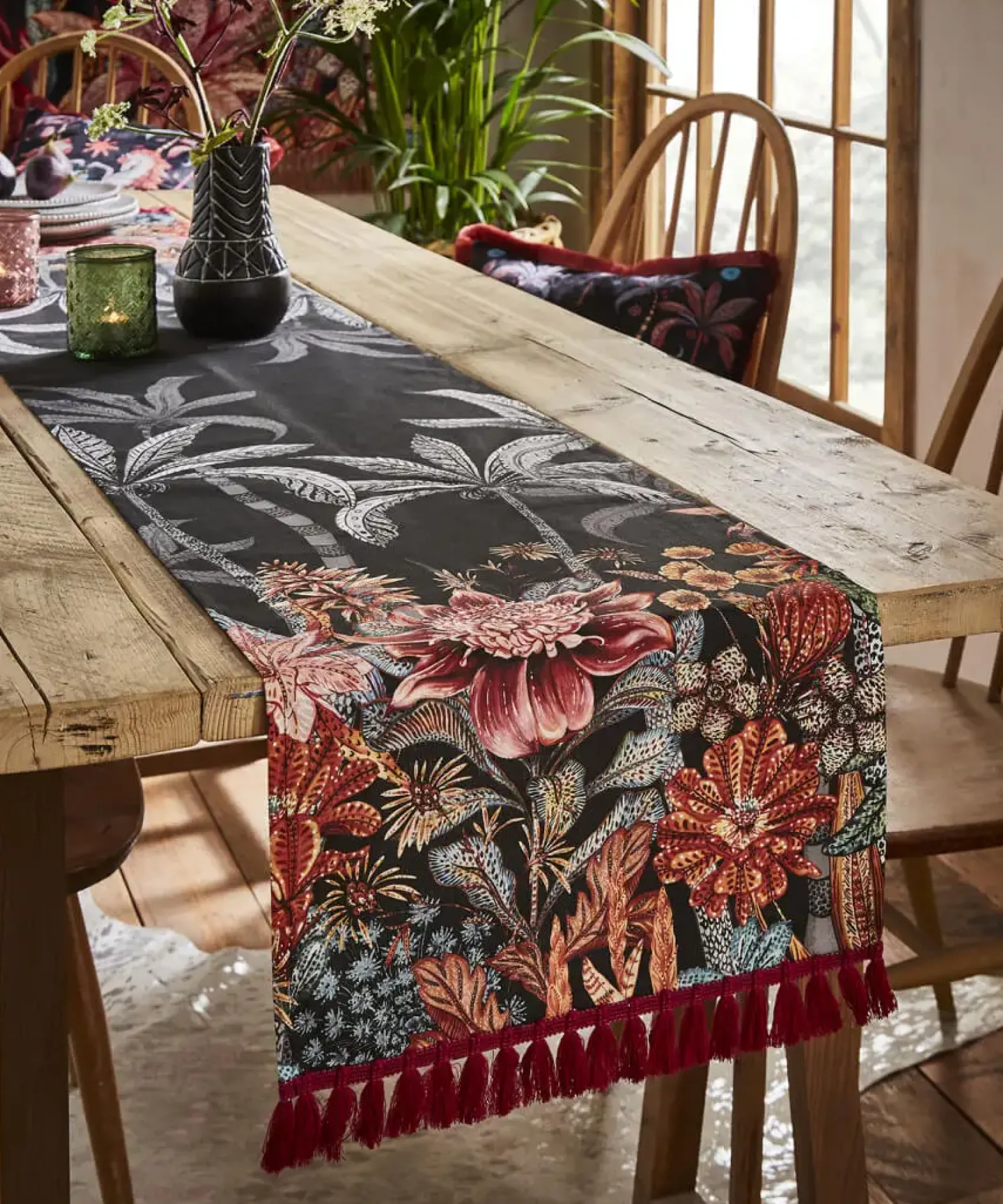 Perfect Palms Table Runner